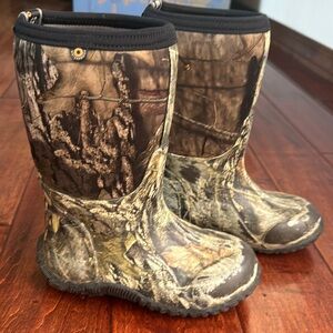 Boys Bogs winter Boots size 13